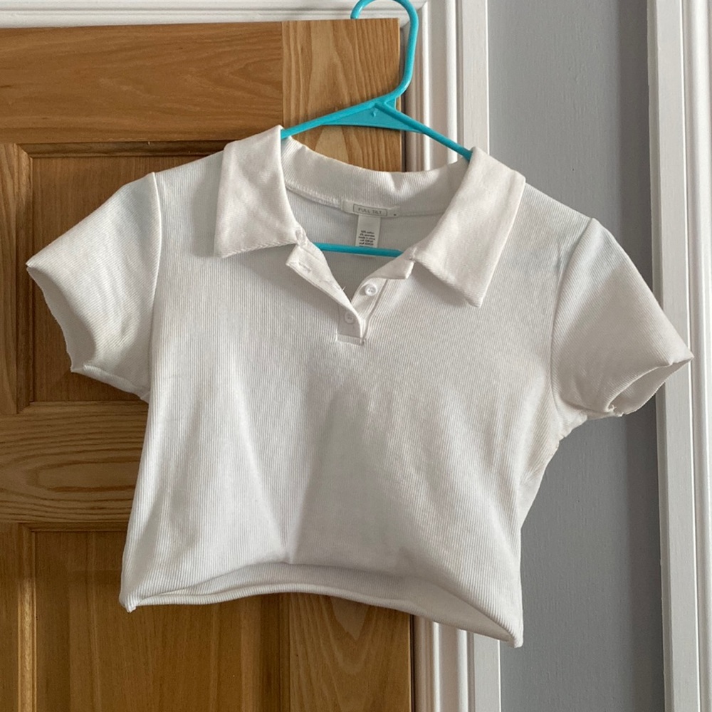 Cropped collared top